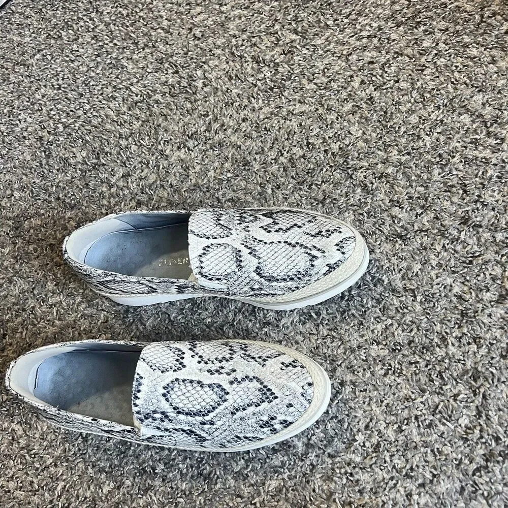 DONALD PLINER Finni Sz 8 Leather Espadrille Loafer Shoe Platform Snake Skin